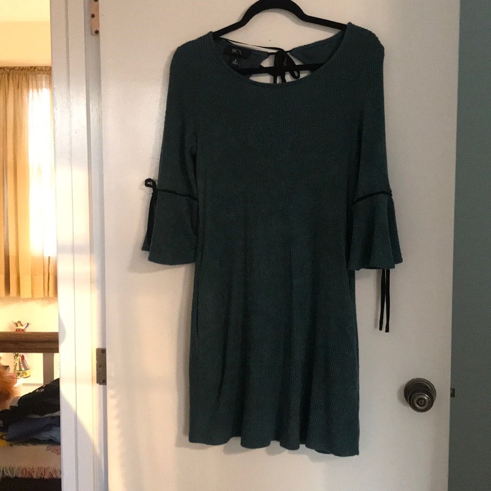 Green body con dress